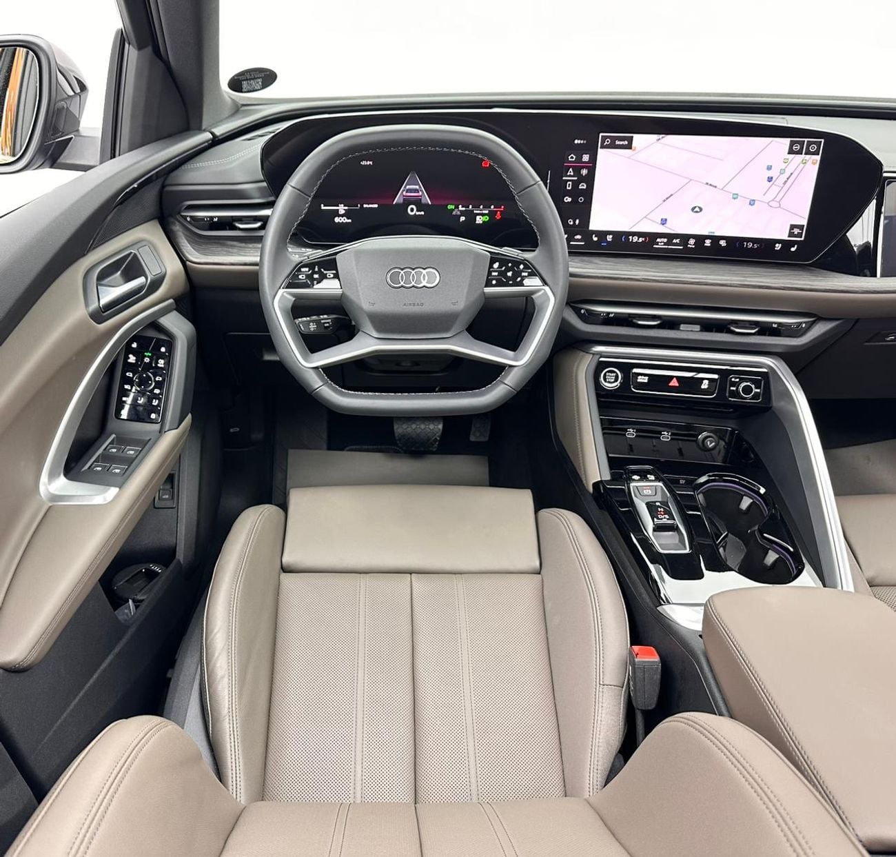 Audi Q5 2025 Audi Q5 S-Line 45 TFSI Quattro, 01/2029 Audi Warranty, 01/2031 Audi Service Contract, GCC