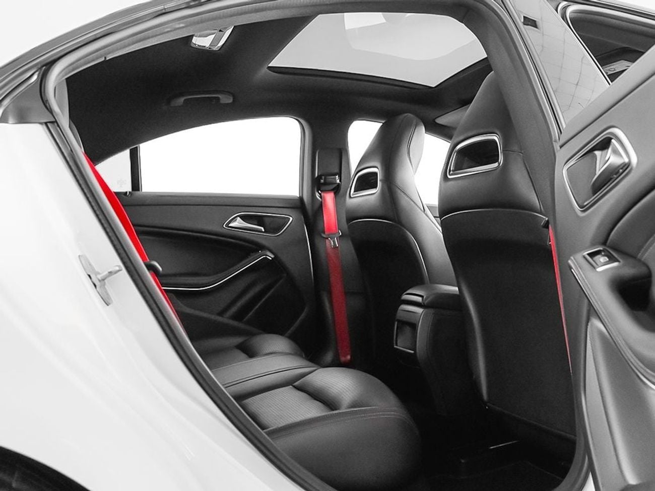 مرسيدس بنز CLA 45 AMG STD 2.0L