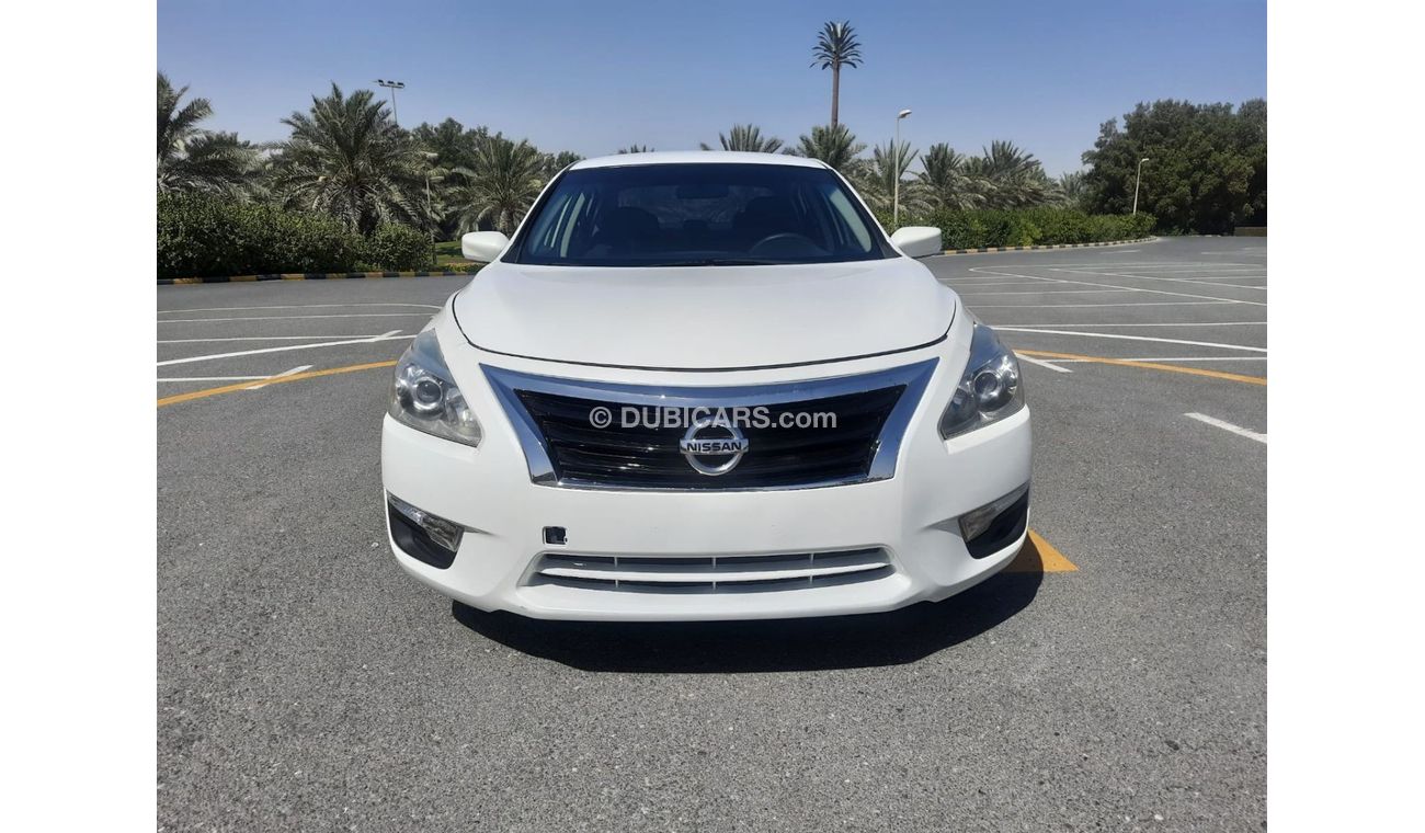 Nissan Altima SV Nissan altima 2015 full automatic accident free