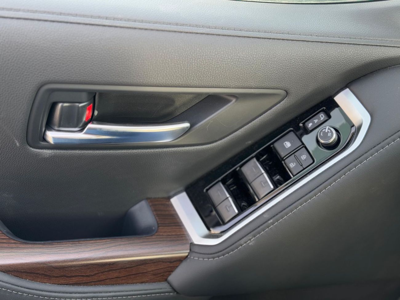 Toyota Land Cruiser GXR 3.5L Twin Turbo V6 Petrol Full Option , Radar , JBL