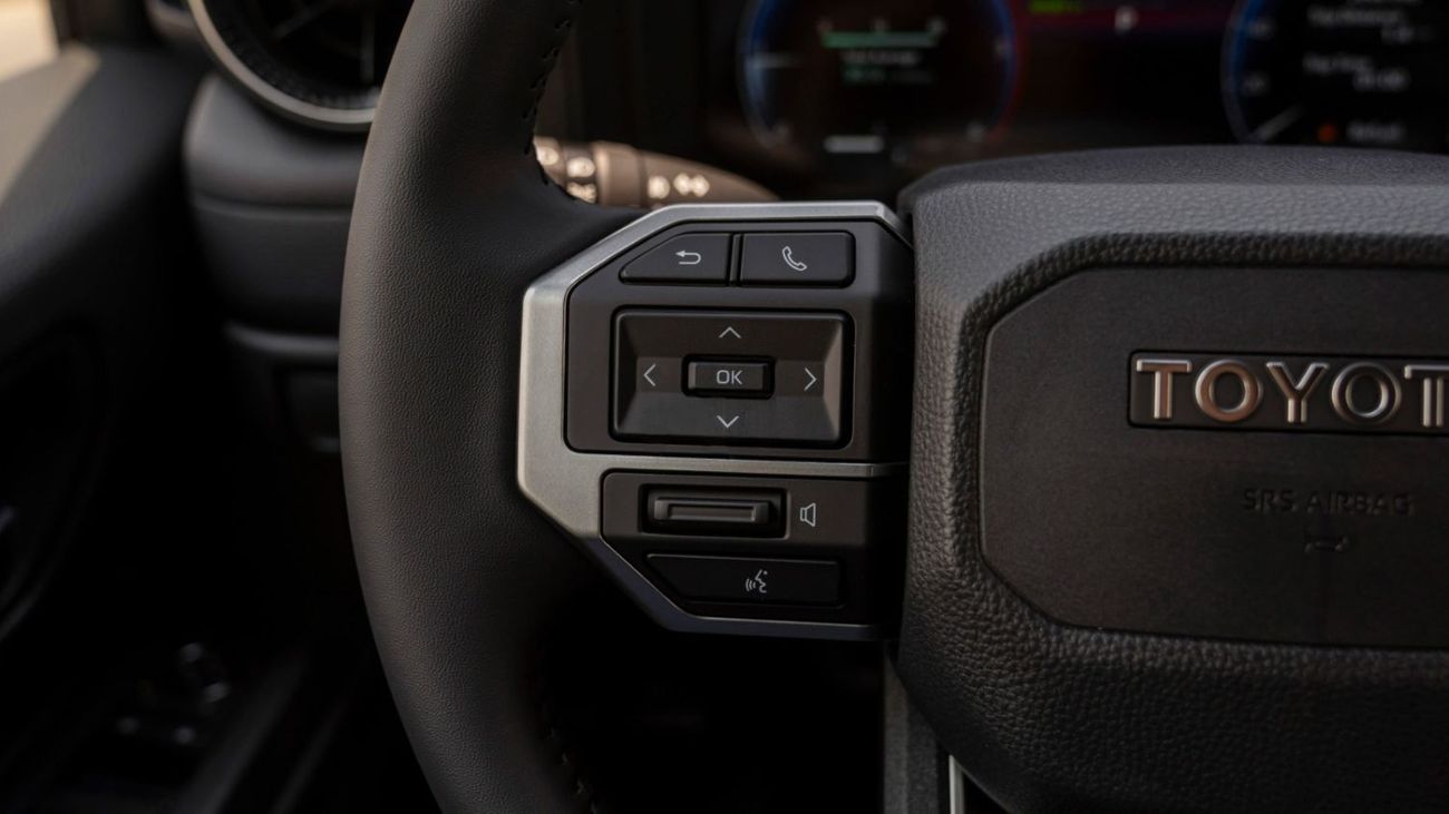 تويوتا برادو Toyota Prado Premium 2.4L petrol MY 2025