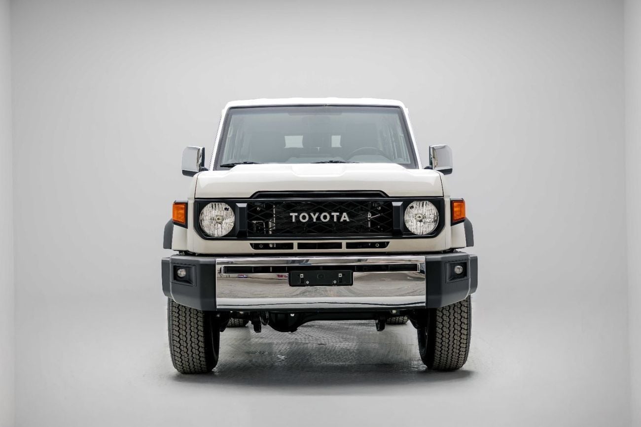 تويوتا لاند كروزر 70 Hardtop 2.8L - Manual - White Inside Bluish Grey | Export Only