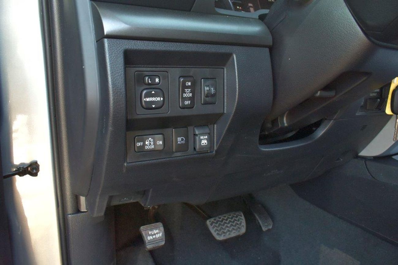 Toyota Tundra CREWMAX SR5 SX 5.7L AUTOMATIC