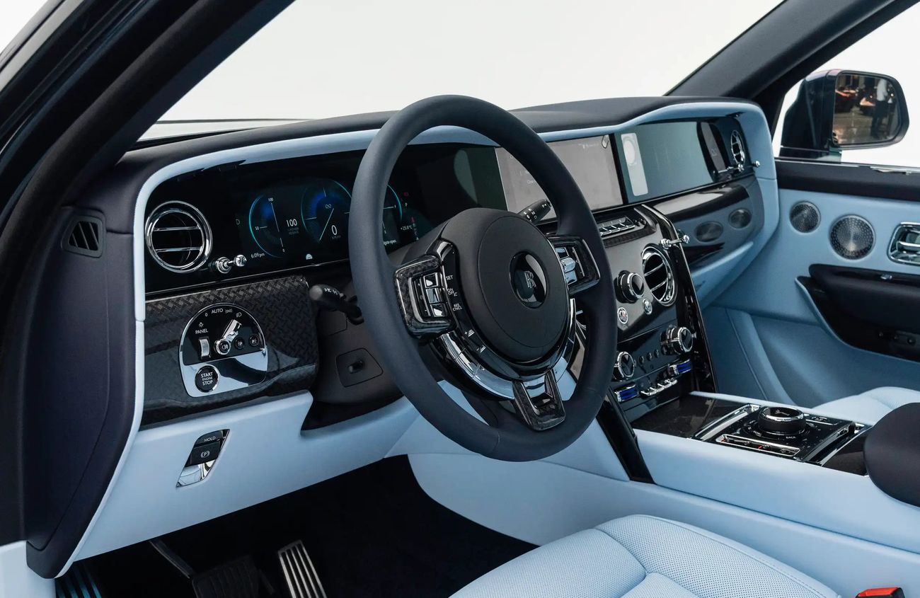 Rolls-Royce Cullinan 6.75L V-12 Twin-Turbocharged Engine