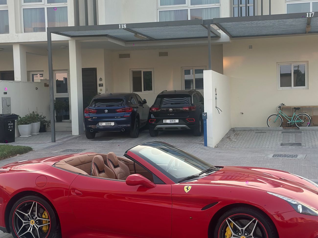 Ferrari California T show room level -zero Accedent- under warranty-