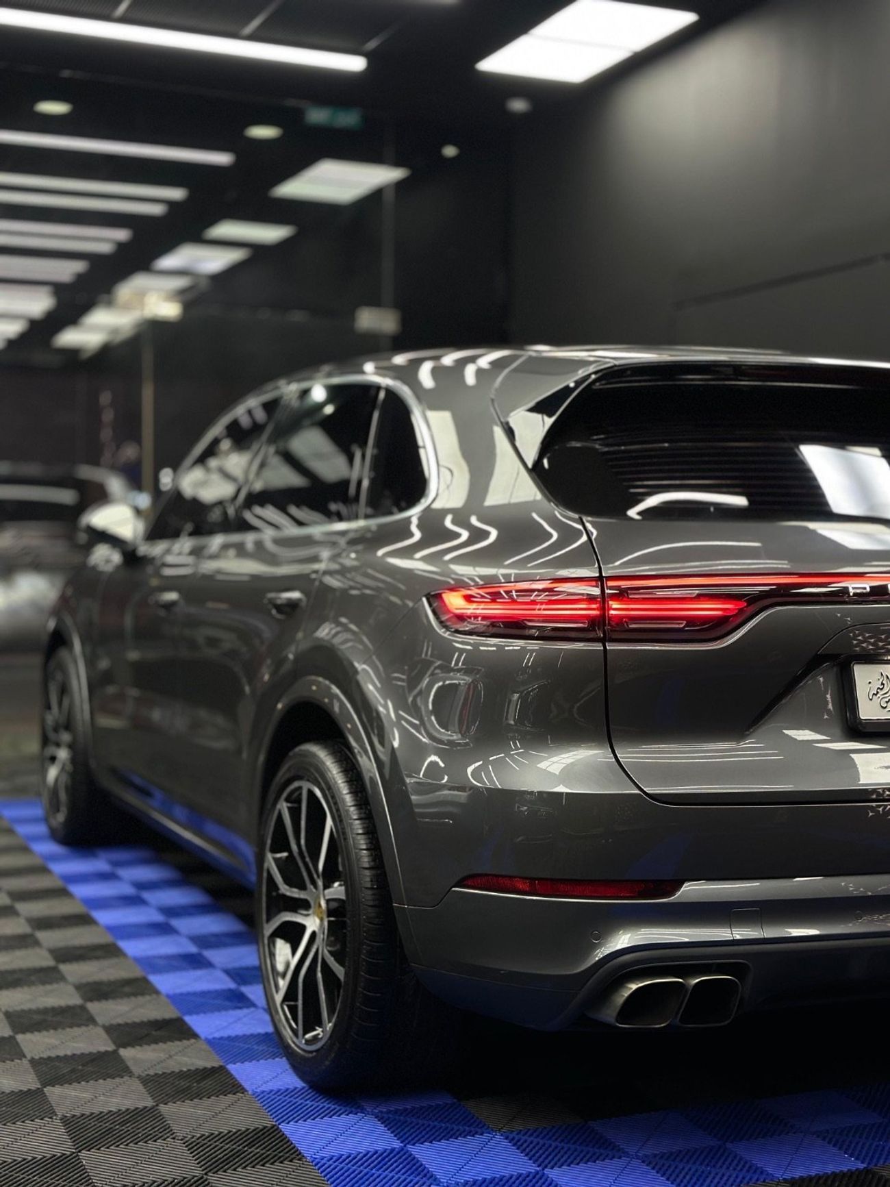 Porsche Cayenne Turbo 4.0L (545 HP)