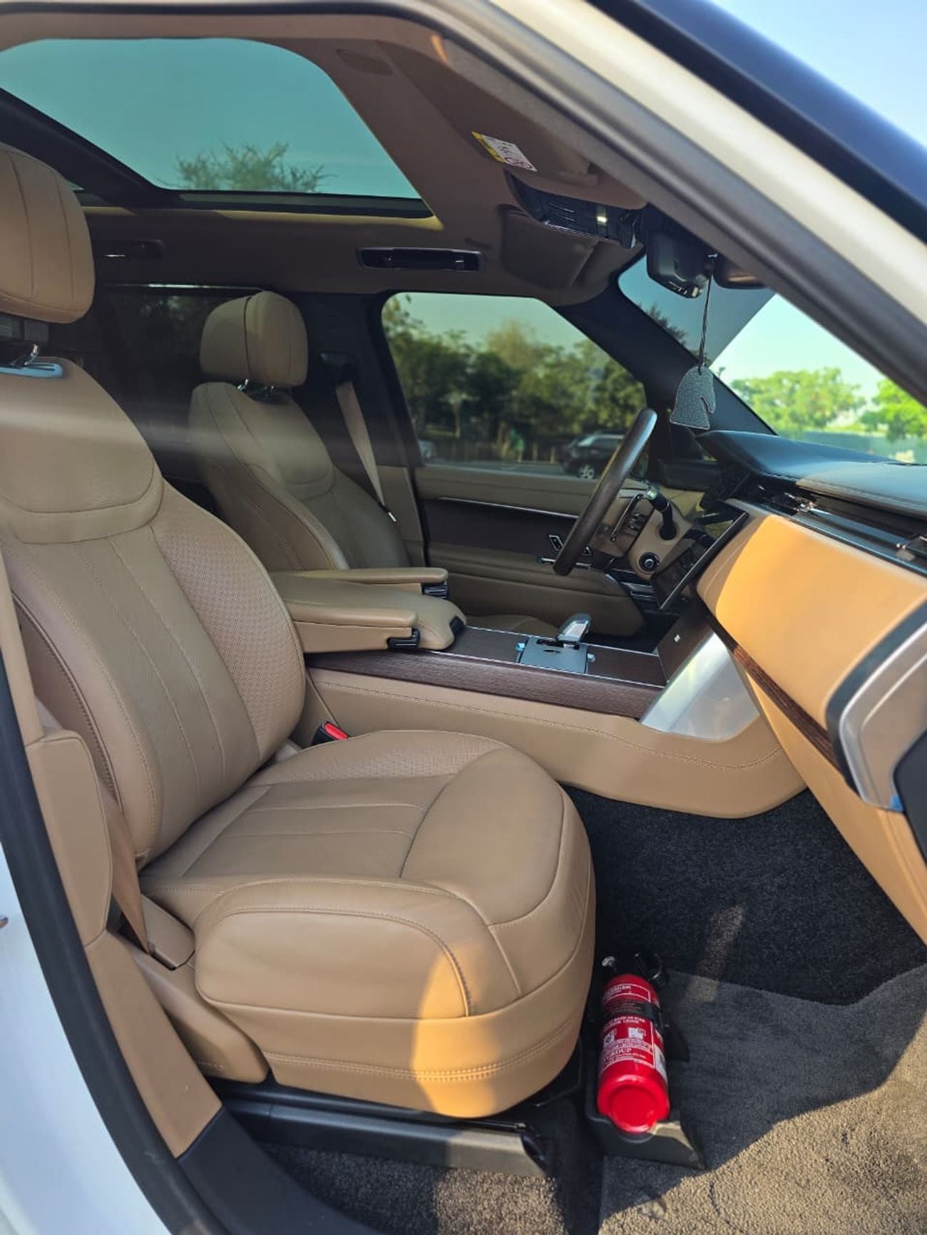 Land Rover Range Rover Autobiography P530 4.4L RANGE ROVER HSE GCC 2024 // LOW MILEAGE // PERFECT CONDITION // FULL OPITION