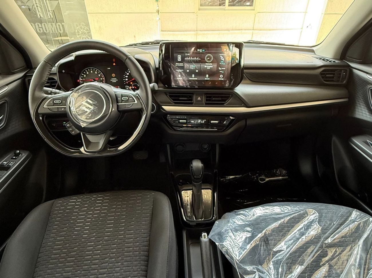 Suzuki Swift SWIFT 1.2 GLX 2-tone **EXPORT ONLY**التصدير فقط خارج الخليج**