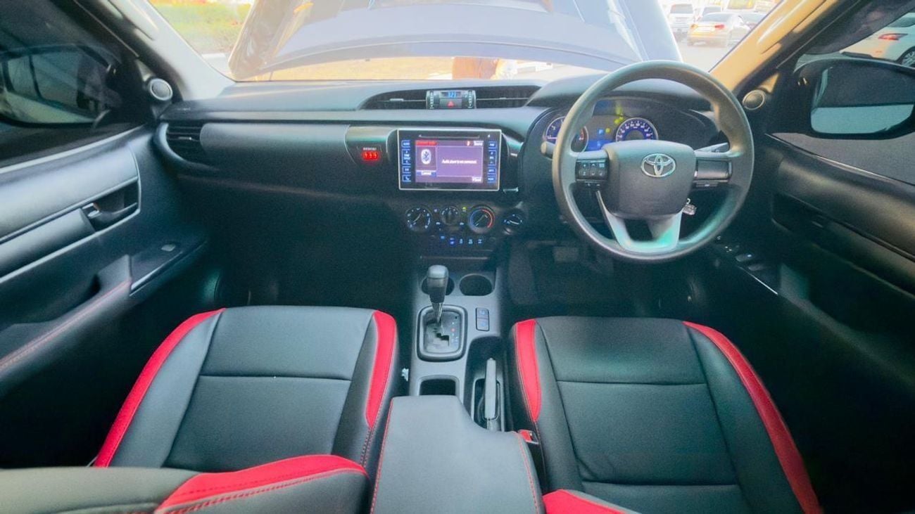 تويوتا هيلوكس GR SPORTS BODY KIT INSTALLED | LEATHER SEATS | NUDGE BAR | SPORTS BAR | 2.8L DIESEL ENGINE | AUTO |