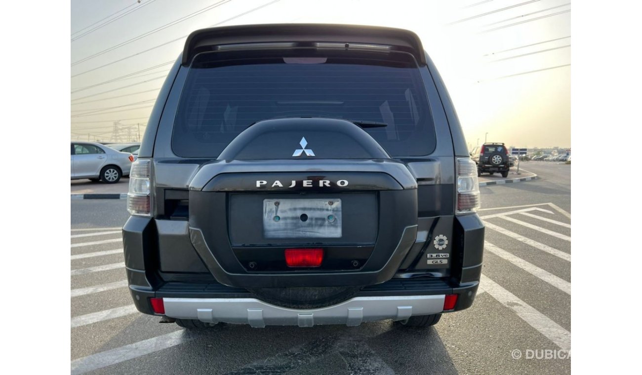 ميتسوبيشي باجيرو 2019 Mitsubishi Pajero GLS 3.8L V6 Sunroof 4X4 Full Option / EXPORT ONLY