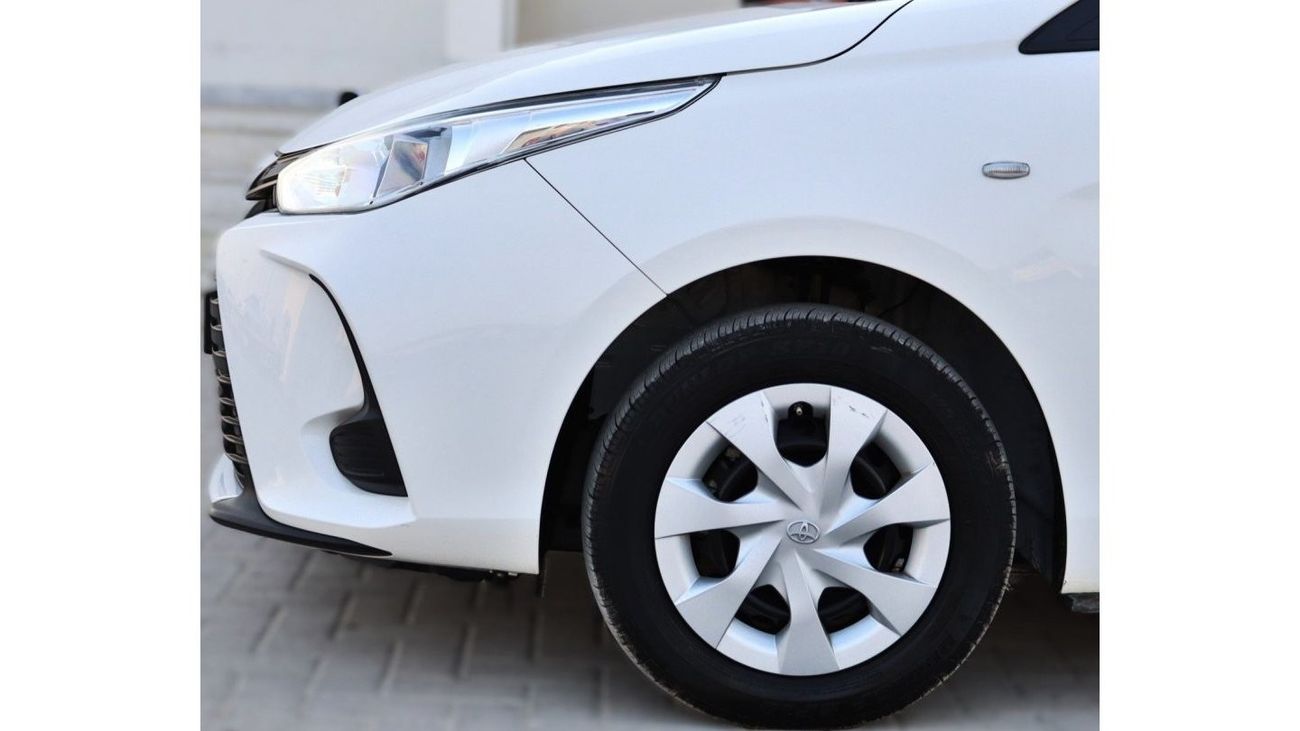 تويوتا يارس سيارة تويوتا ياريس SE (XP130) 2021، سيدان بأربعة أبواب، محرك بنزين 4 سلندر سعة 1.5 لتر، ناقل حركة أو