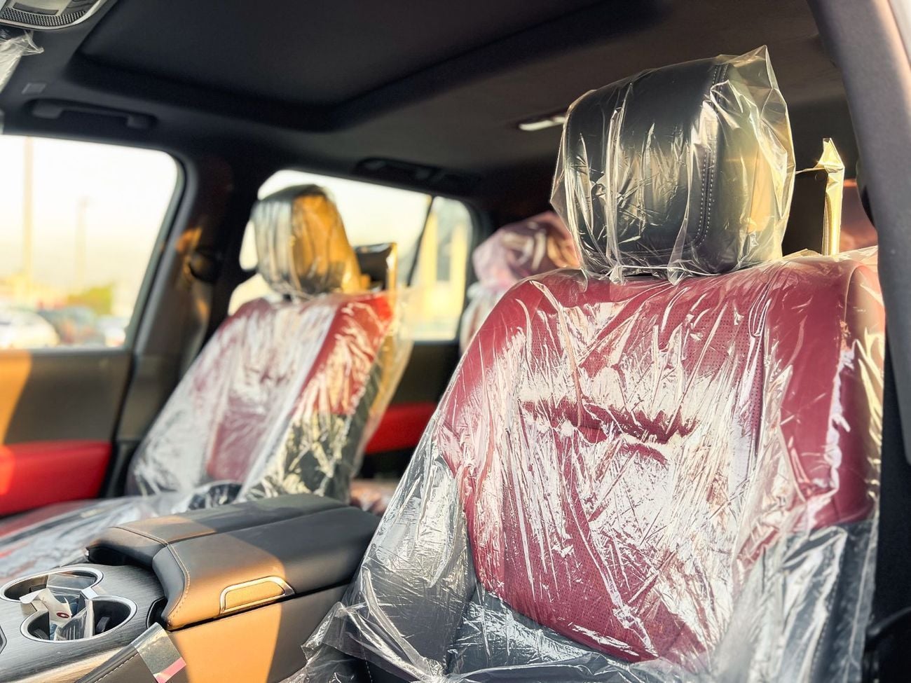 Toyota Land Cruiser 3.5T VXR Hybrid EXPORT PRICE - 2025 LC300 3.5L VXR Hybrid (GCC Specification)