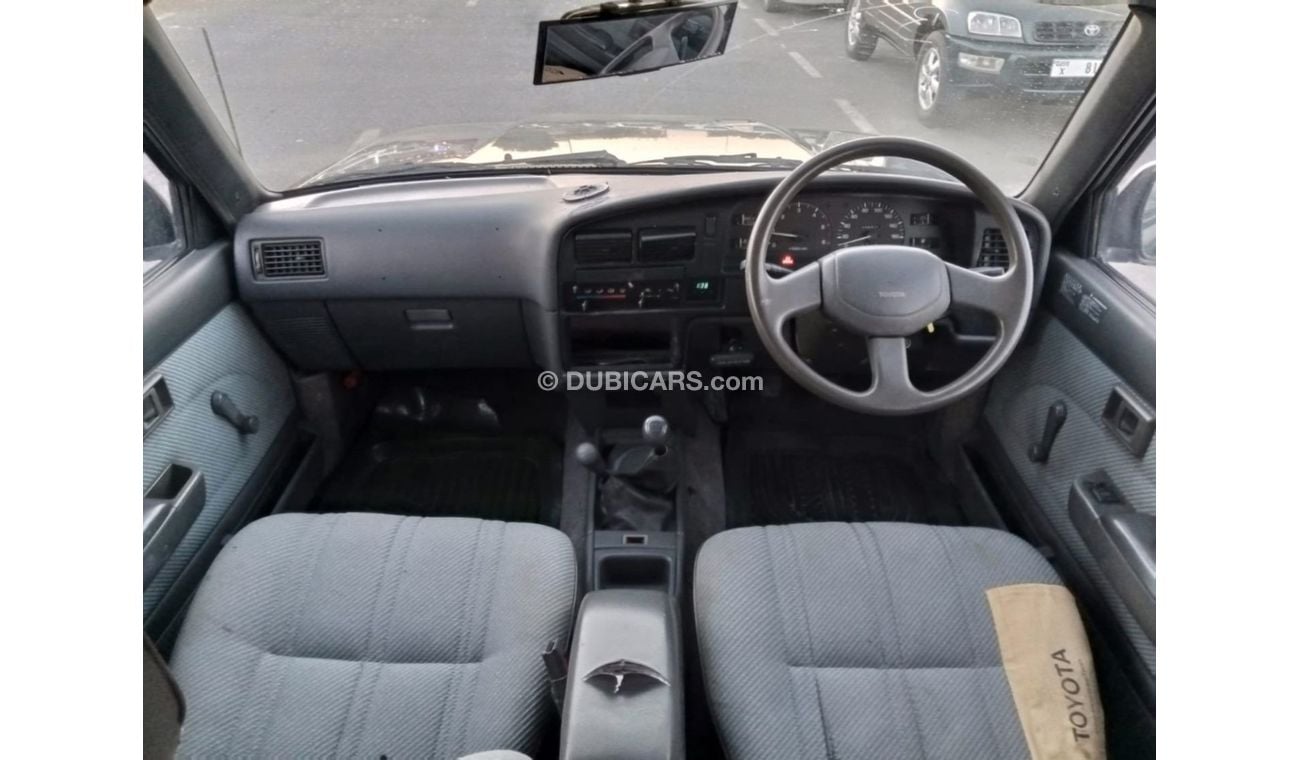 تويوتا هيلوكس TOYOTA HILUX PICK UP RIGHT HAND DRIVE (PM972)