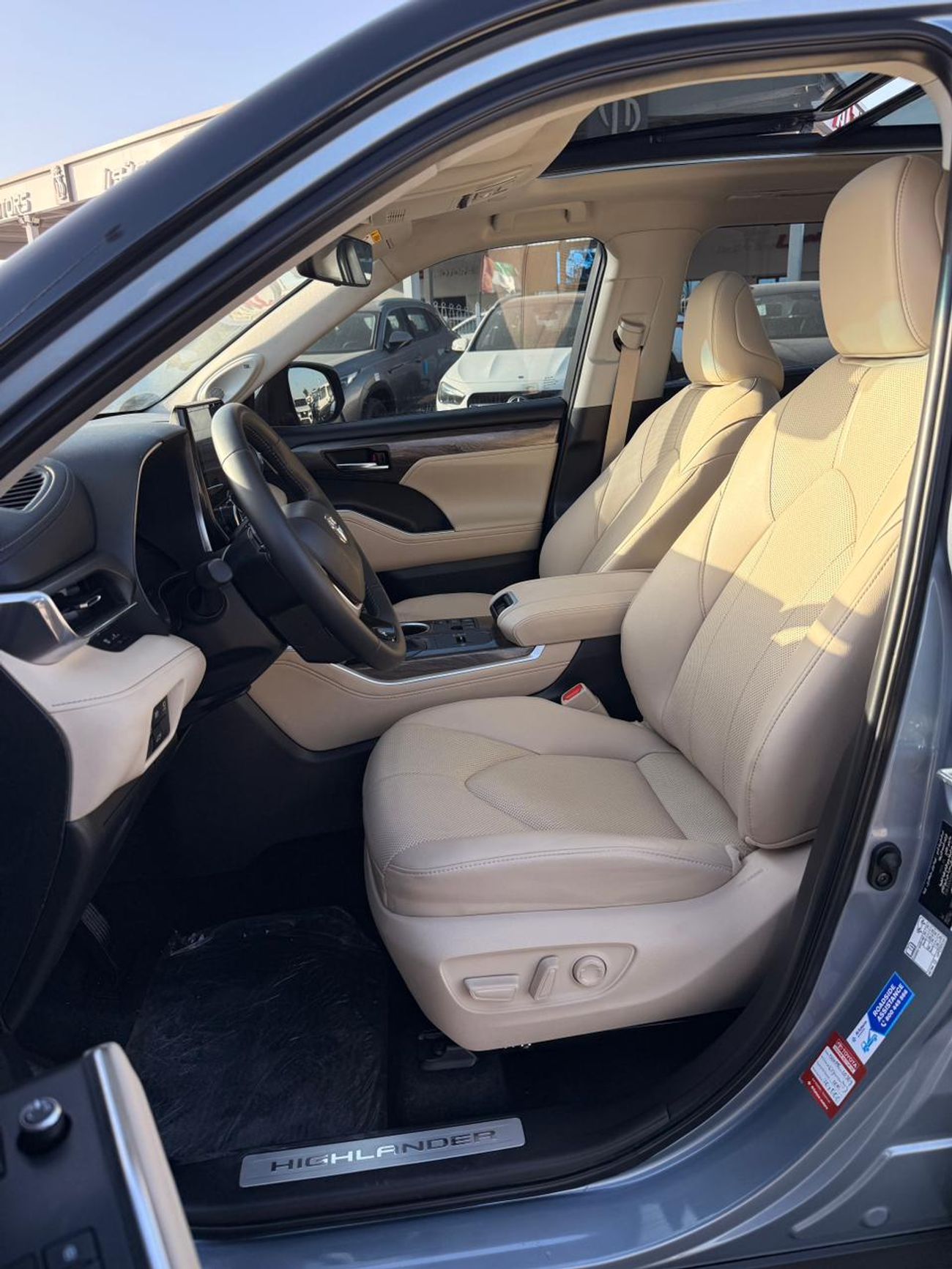 Toyota Highlander Hybrid Platinum 2.5L // panoramic, 360 Camera // head up display full option 2024