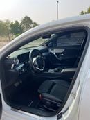 Mercedes-Benz A 200 Premium + 2.0L