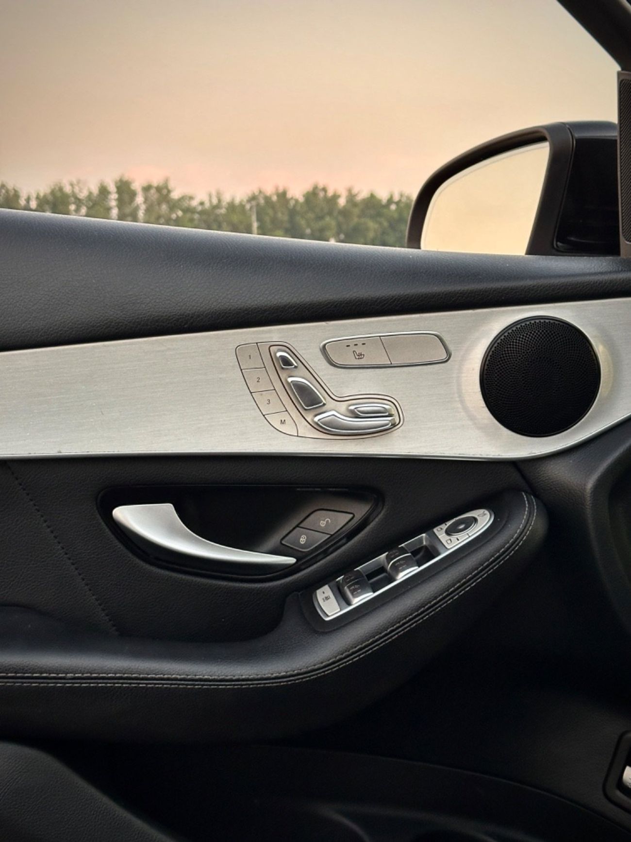 مرسيدس بنز GLC 300 Premium 2.0L