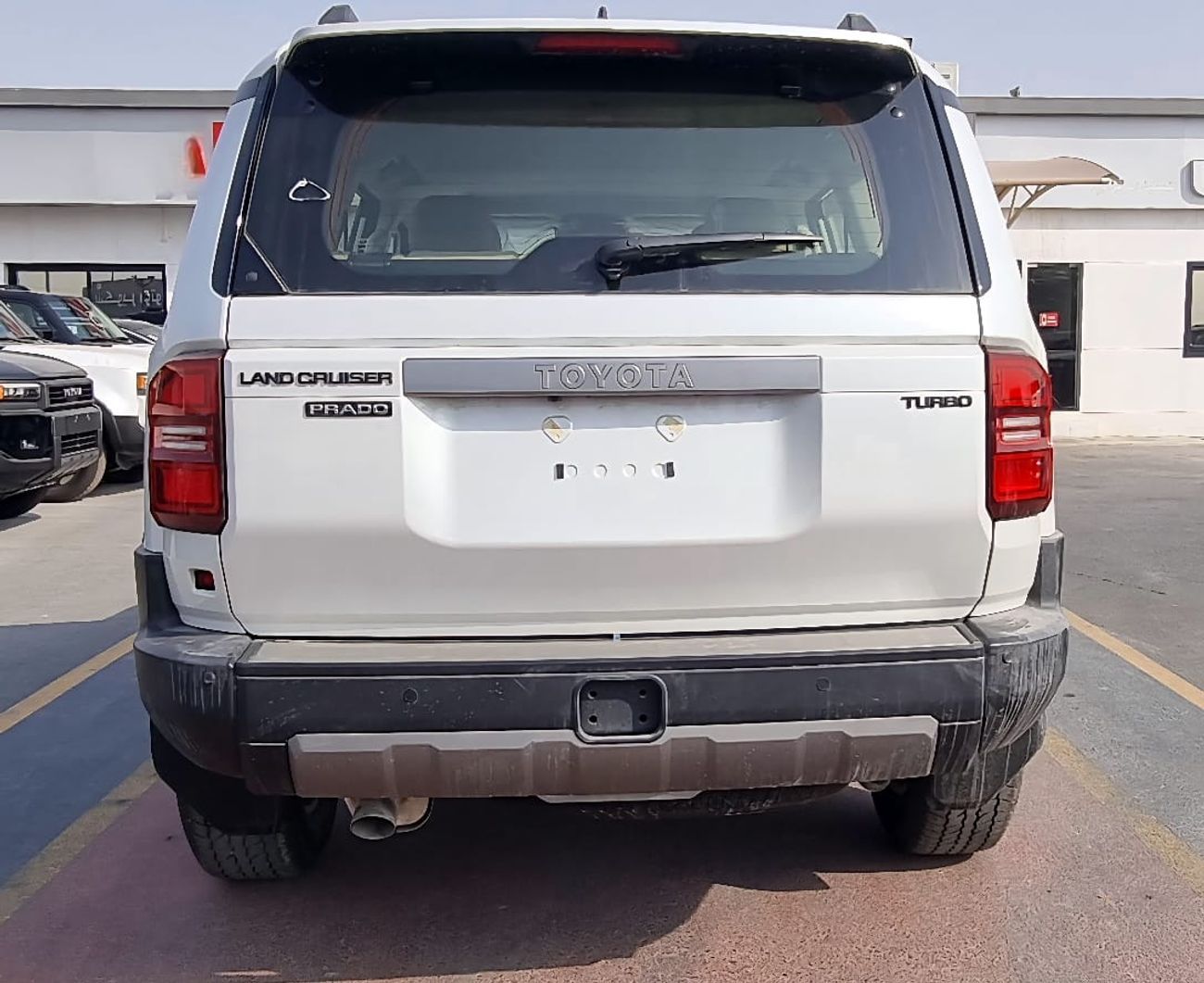 تويوتا برادو TOYOTA PRADO 2.4L PETROL WITH RADAR MY 2025