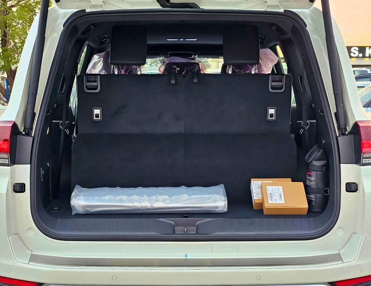 Toyota Land Cruiser VX 4.0L PETROL VX || 4.0L PETROL V6 /RADAR /BIG DVD/JBL SPEAKERS / REAR ENTERTAINMENT DVD /MID OPTION (CODE#VX4MA)
