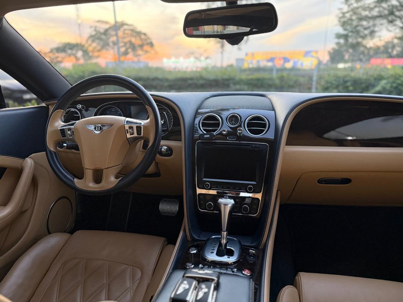 Bentley Continental GT BENTLEY CONTINENTAL GT SPEED V12 2013 GCC IN PERFECT CONDITION LOW MILEAGE SERVICE HISTORY