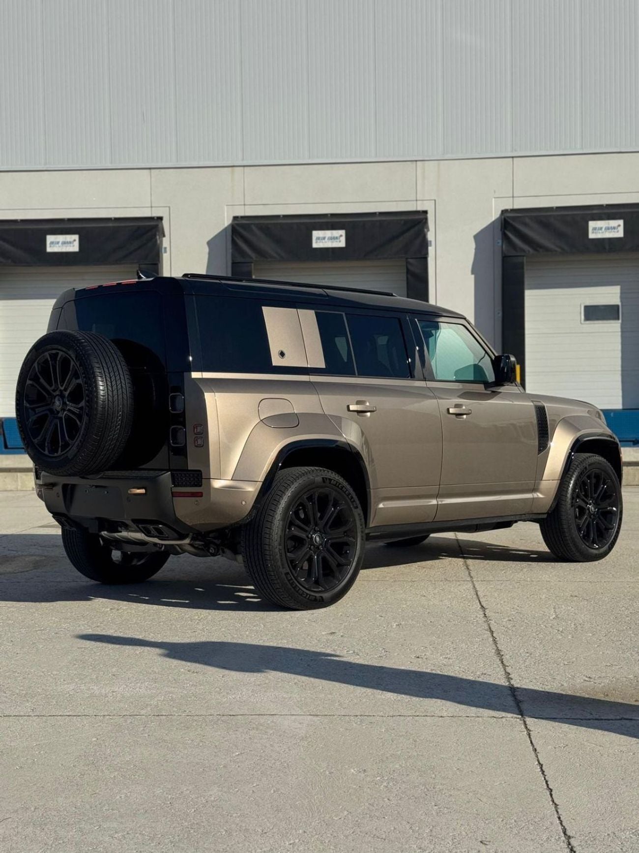 Land Rover Defender 110 OCTA P635  2025