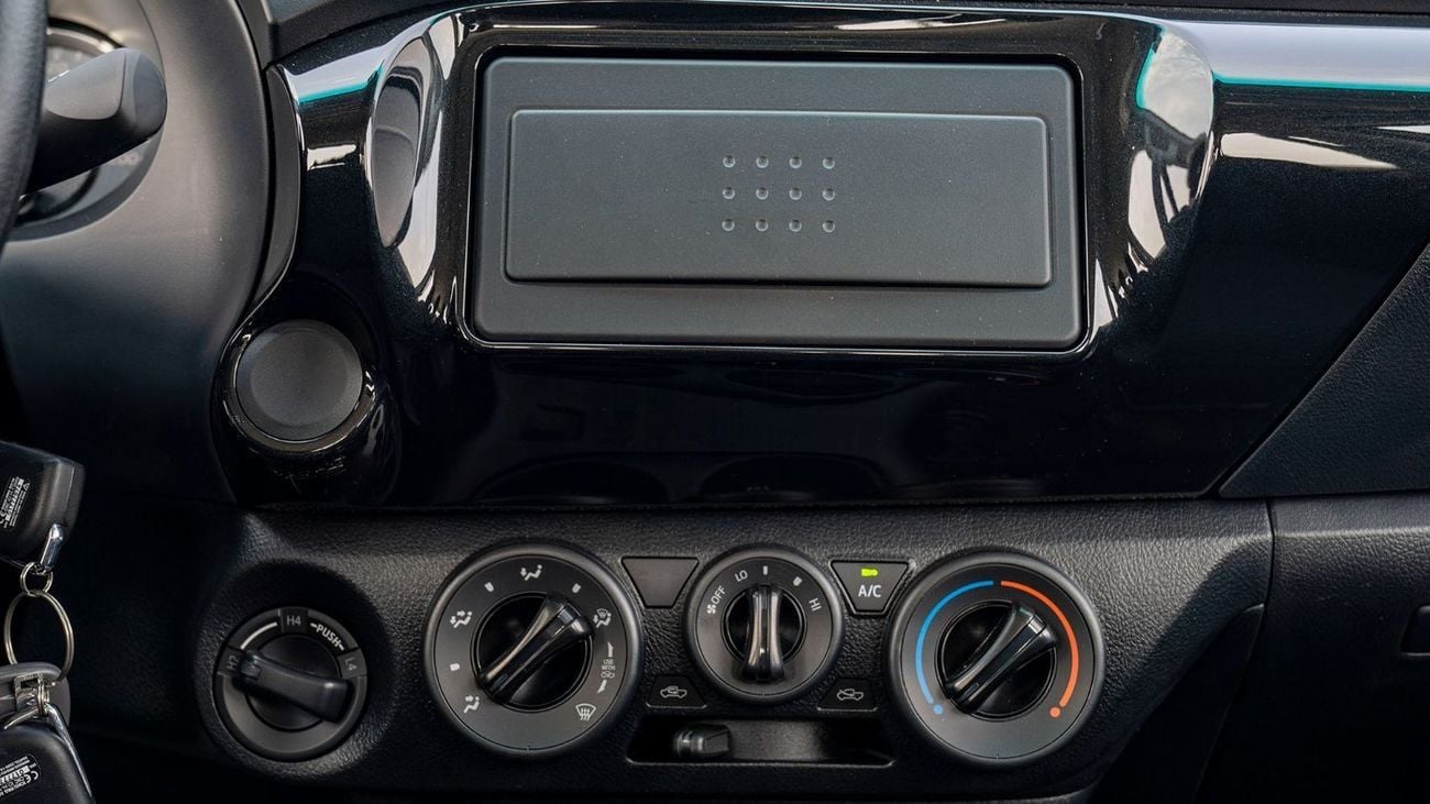 Toyota Hilux Toyota Hilux Toyota Hilux 2.7L petrol A/T MY25