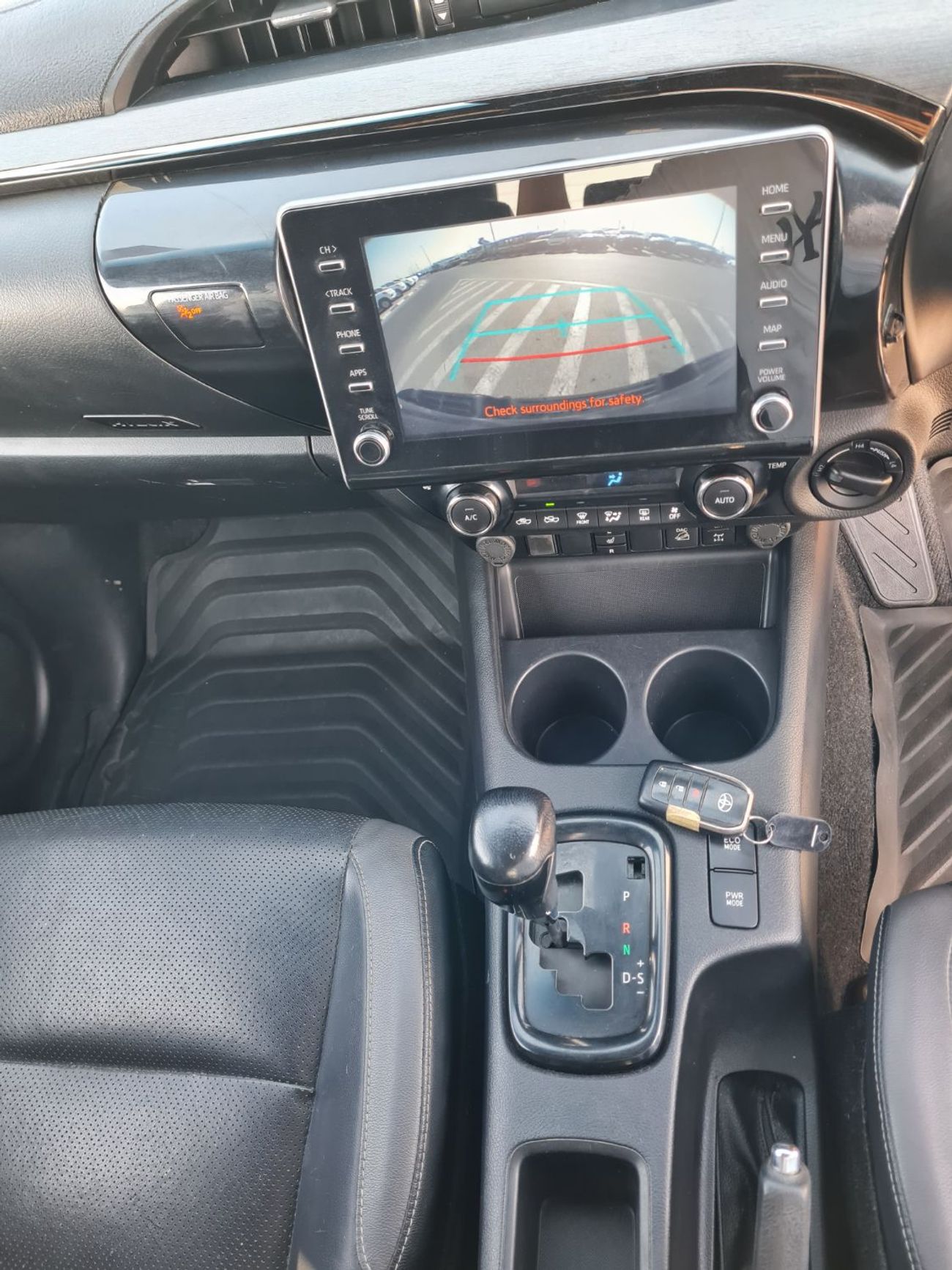 تويوتا هيلوكس 