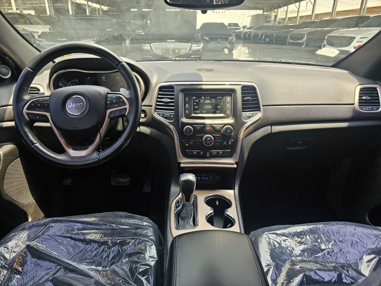 جيب جراند شيروكي Laredo 3.6L