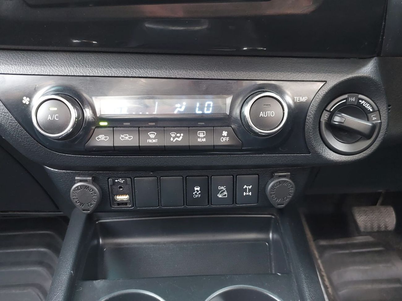 Toyota Hilux TOYOTA HILUX PICK UP RHD 2019 MODEL 2.8 L DIESEL AUTOMATIC(PM21706)