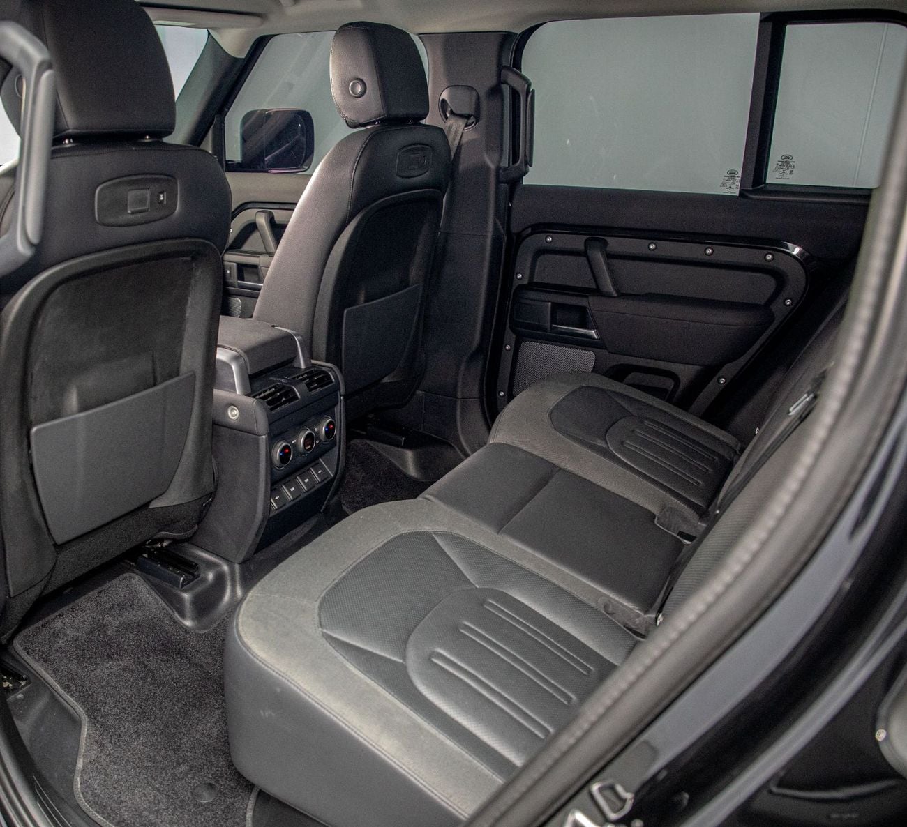 Land Rover Defender P300 110 S 2.0L (5 Seater)