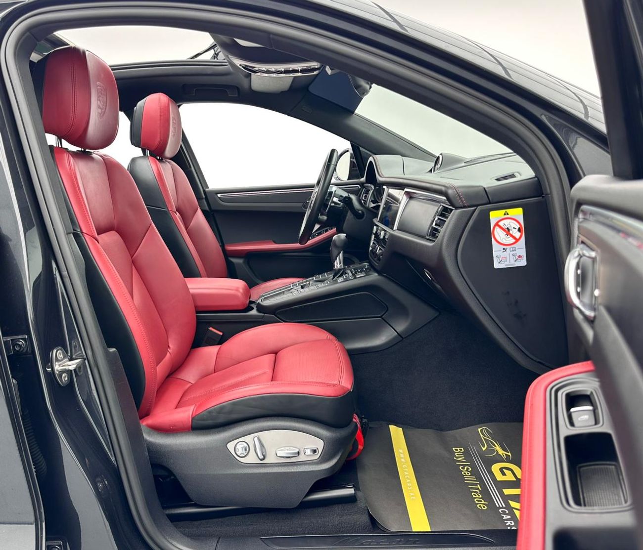 Porsche Macan 2020 Porsche Macan, 1 Year Unlimited Km Warranty, Porsche Full Service History, GCC