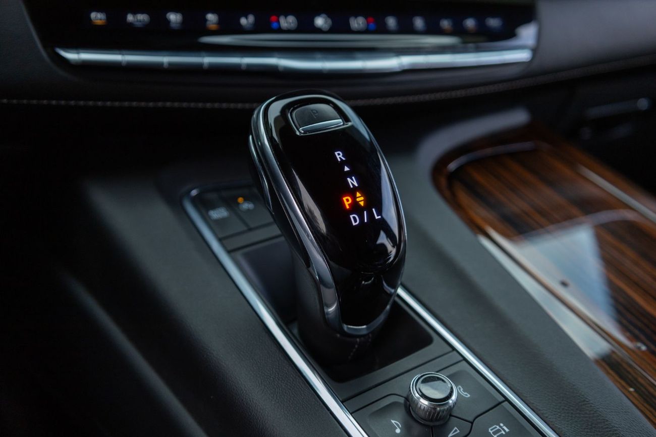 كاديلاك إسكالاد Premium Luxury 6.2L 4WD