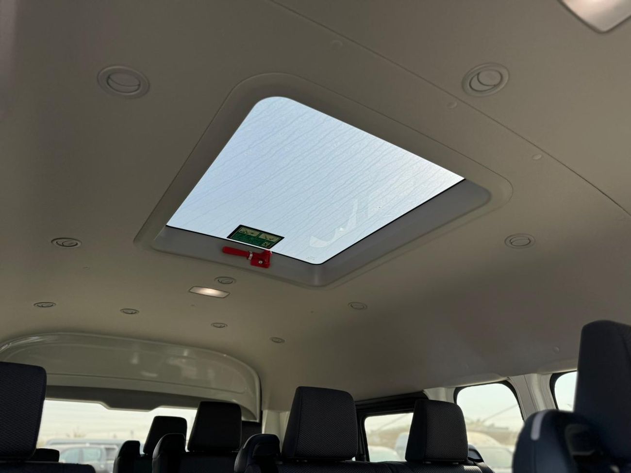 Toyota Hiace TOYOTA HIACE 2.8L 2026 GCC MANWAL