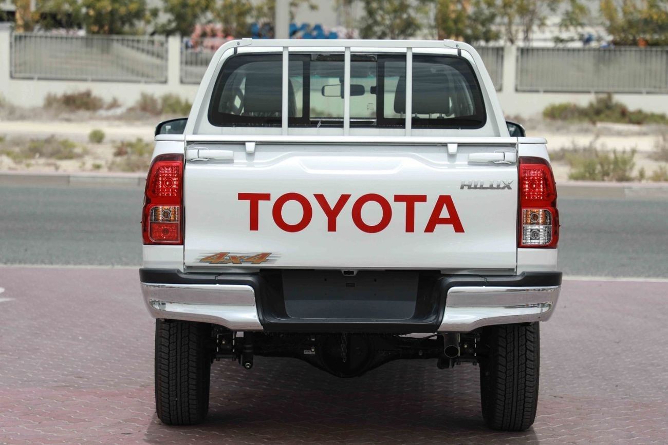 تويوتا هيلوكس 2025 TOYOTA HILUX LOW 2.4 - PLATINUM WHITE PEARL inside BLACK | Export Only