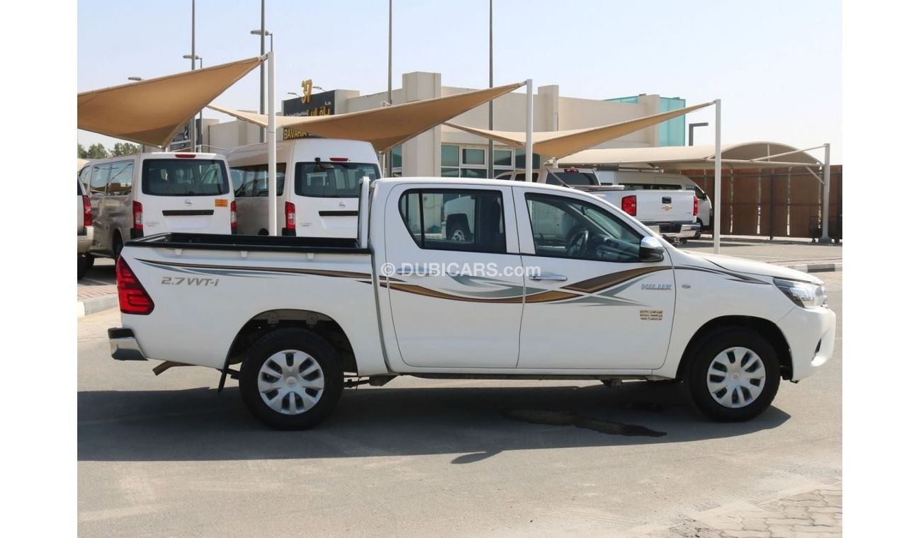 Toyota Hilux 2017 | HILUX 4X2 DOUBLE CABIN PICKUP 2.7 VVTI WITH GCC SPECS AND EXCELLENT CONDITION