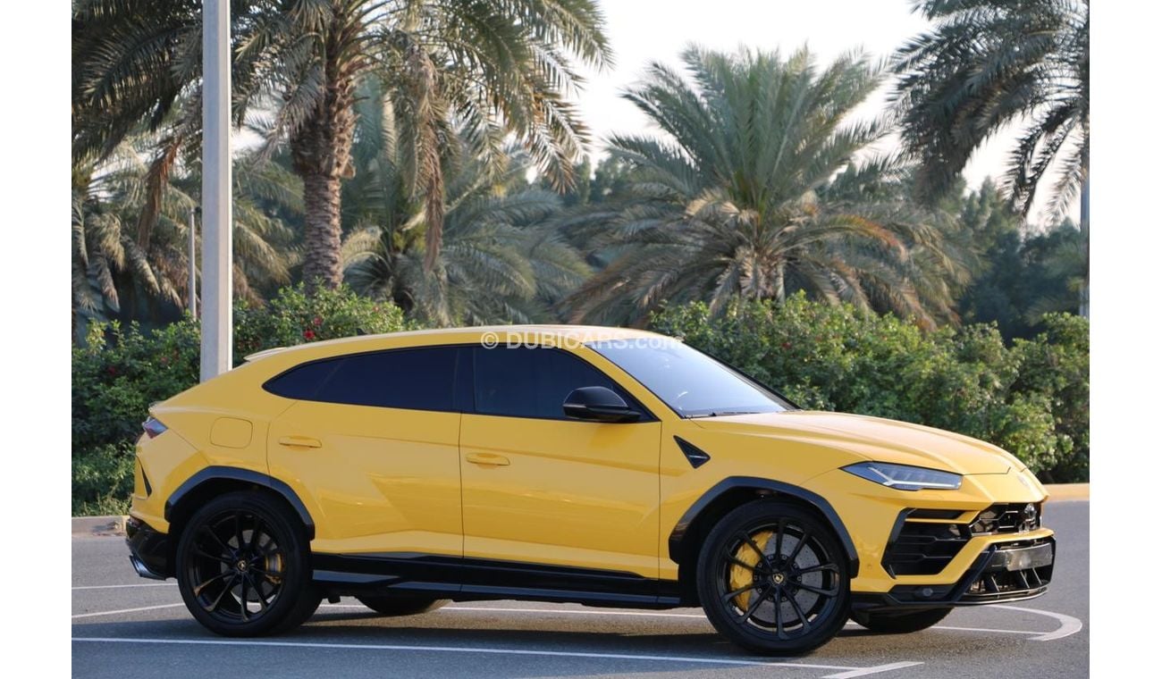 Lamborghini Urus Std Lamborghini urus 2020 import Germany full option perfect condition.  First owner full carbon fib
