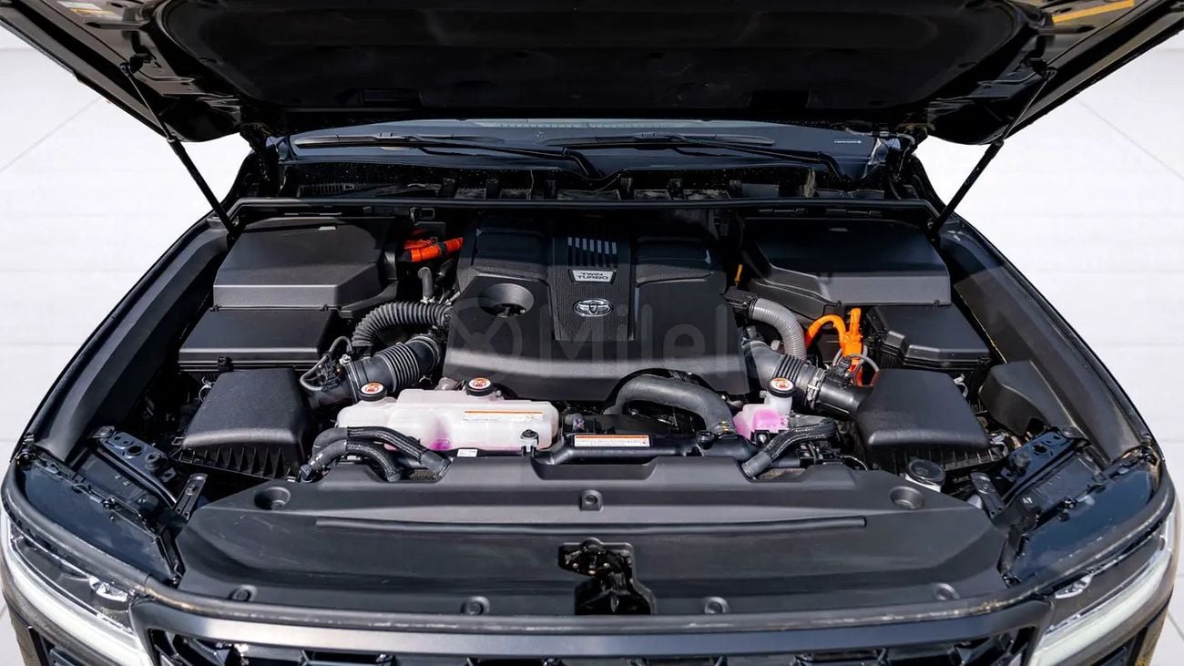 تويوتا لاند كروزر LC 300 GR SPORT | IN-HOUSE FINANCING AVAILABLE | 0% DOWNPAYMENT (BANK)