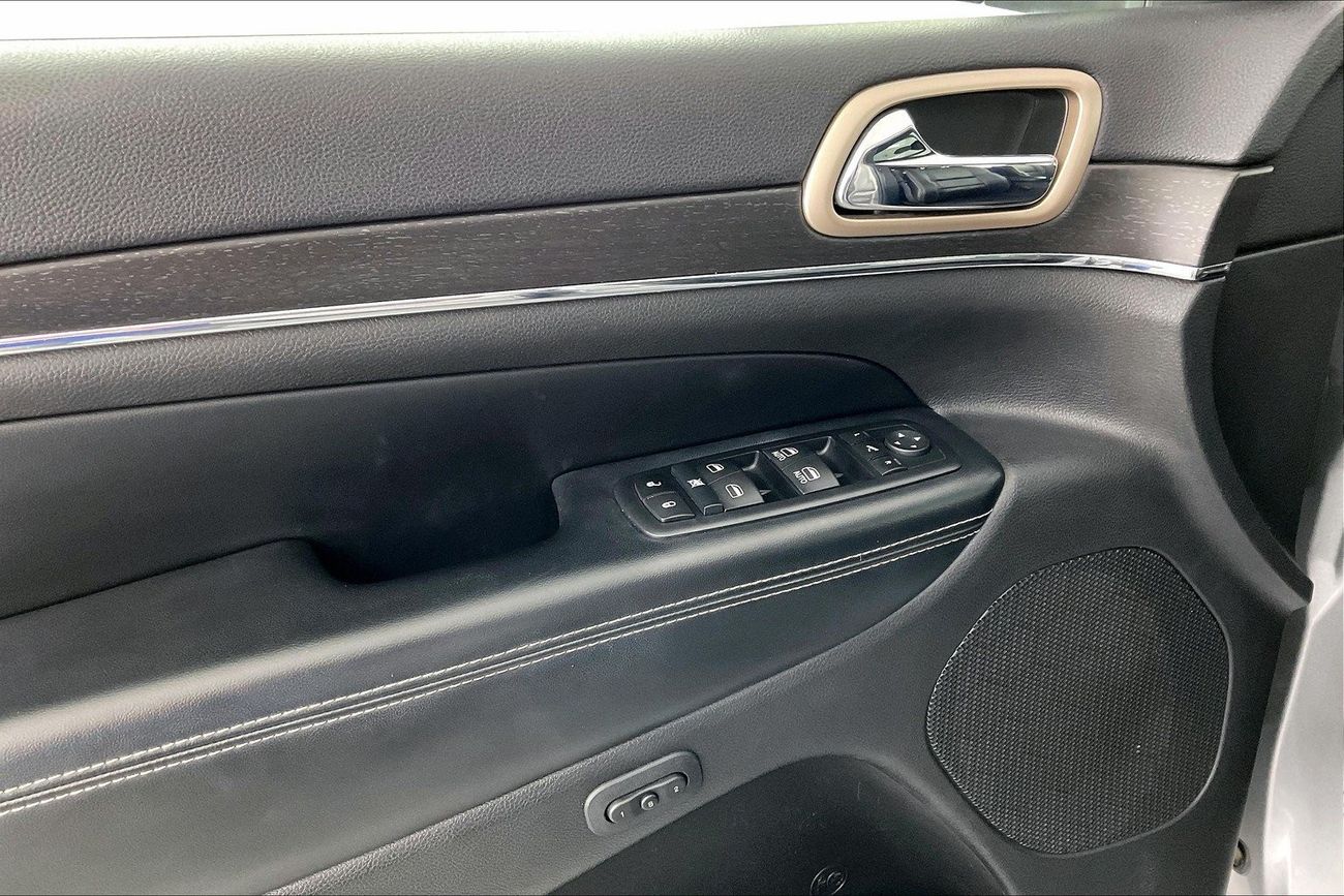 جيب جراند شيروكي Limited | سنة ضمان مجانية | 0 دفعة أولى | سياسة الإعادة بعد 7 أيام