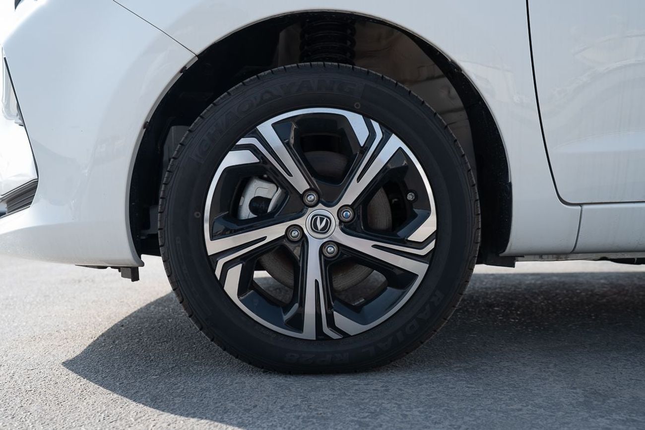 تشنجان بيم إستار Chang An E-Star 2024