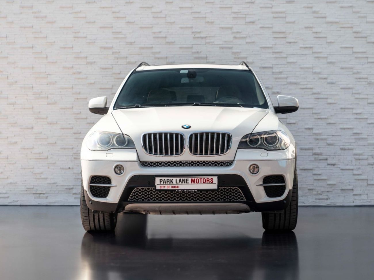 BMW X5 50i Luxury 4.4L (5 Seater)
