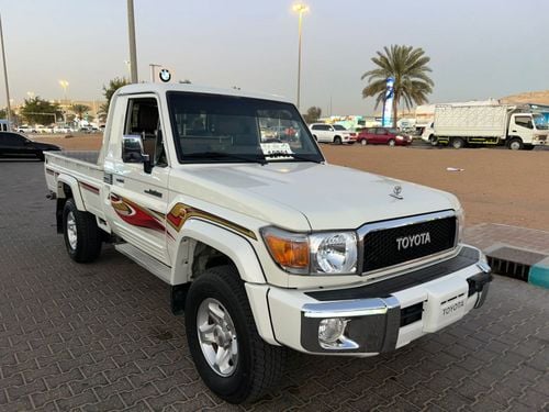 تويوتا لاند كروزر بيك آب PETROL