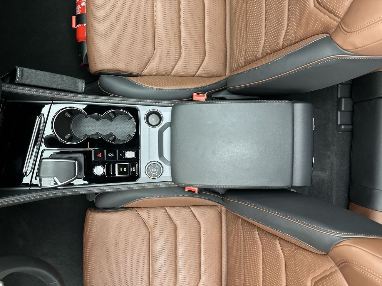 Volkswagen Touareg 3.0T TL (340 HP) Touareg Elegance + (REF#02757) - 44,100 AED SAVINGS from New Car