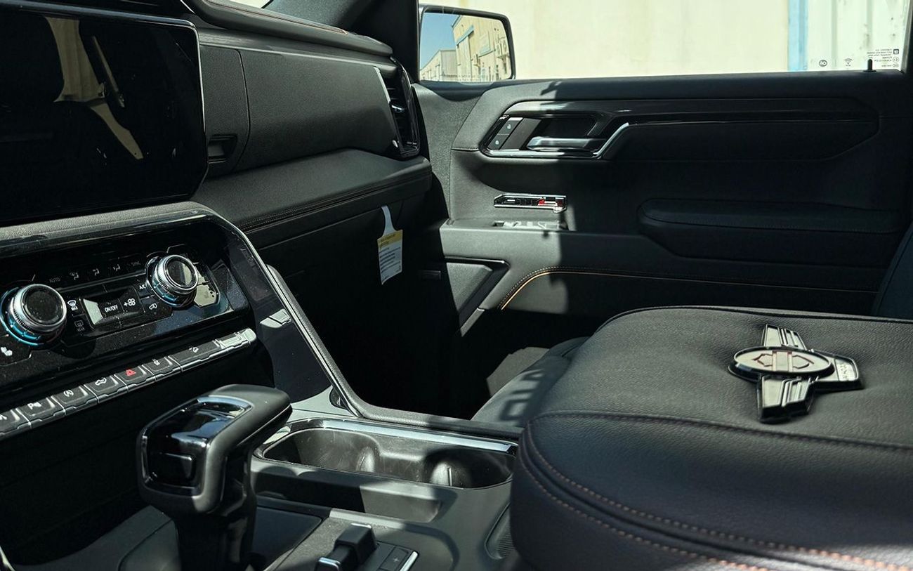 جي أم سي سييرا 6.2 V8 1500 AT4 harley davidson in LEFT HAND DRIVE