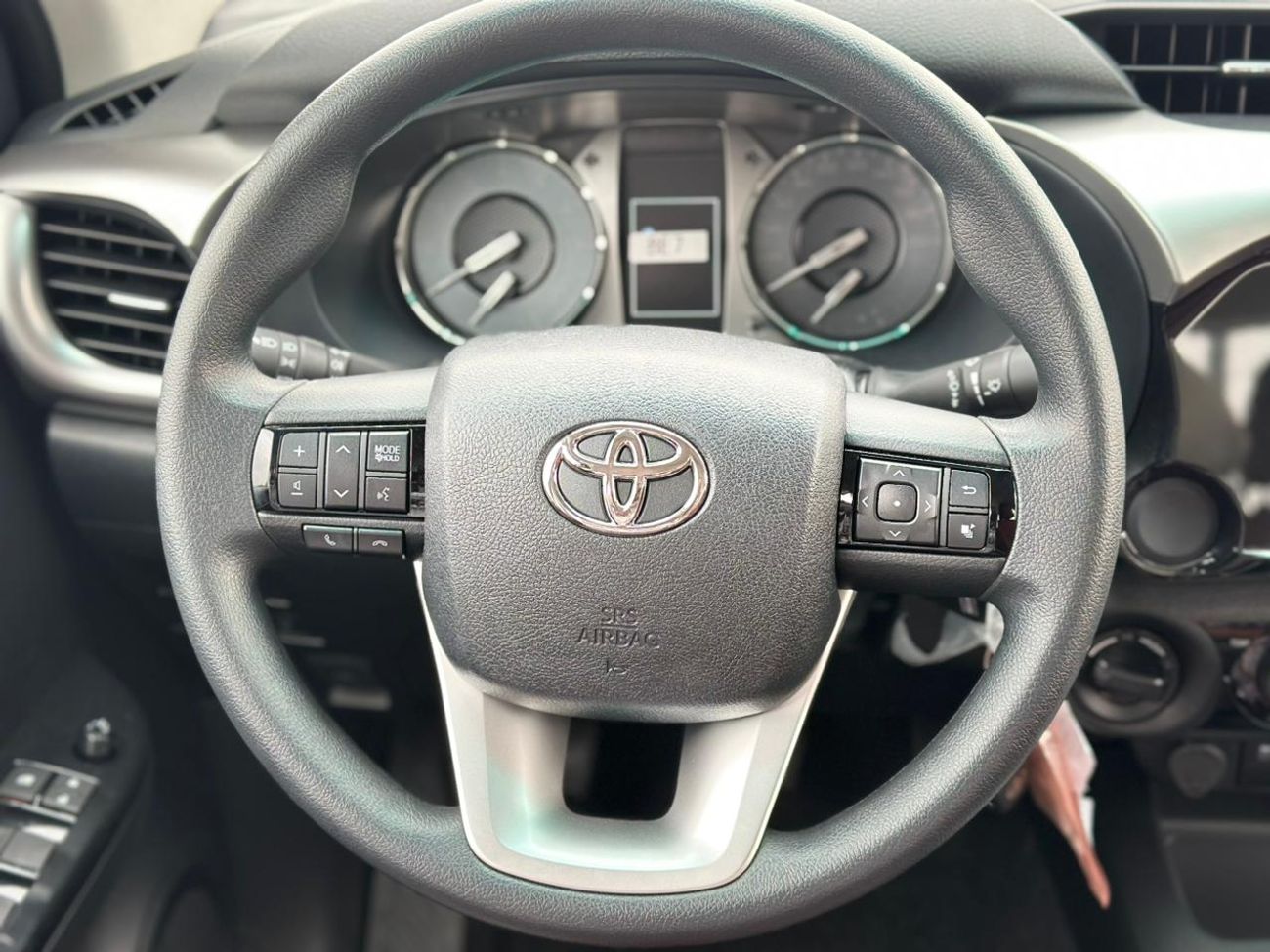 Toyota Hilux SR 2.7L