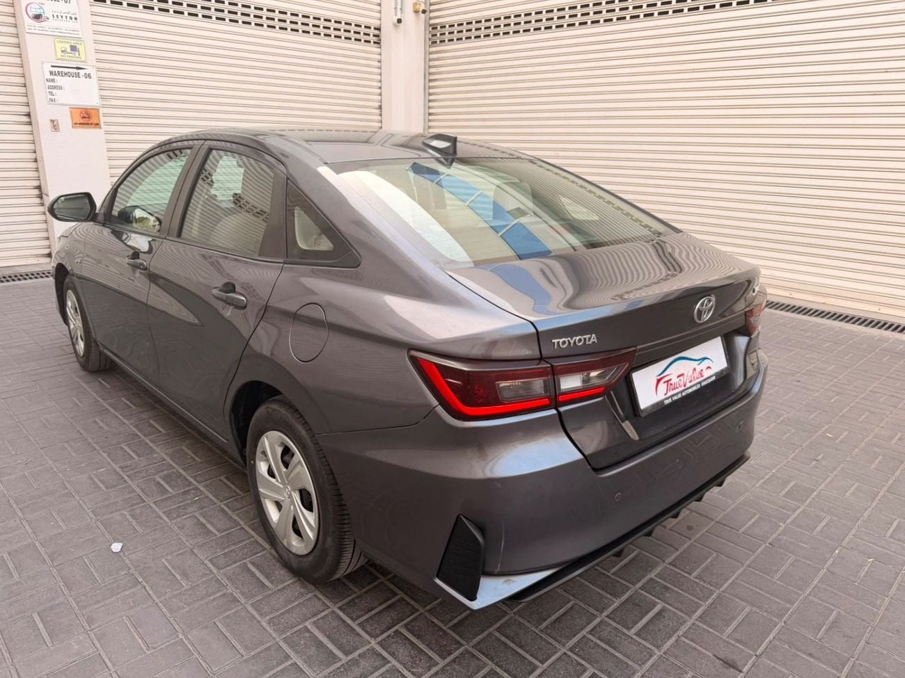 Toyota Yaris E