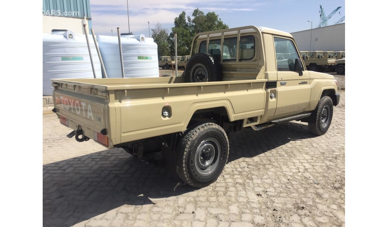 Toyota Land Cruiser Pick Up Single Cabin Diesel 4.2 L V6 2019