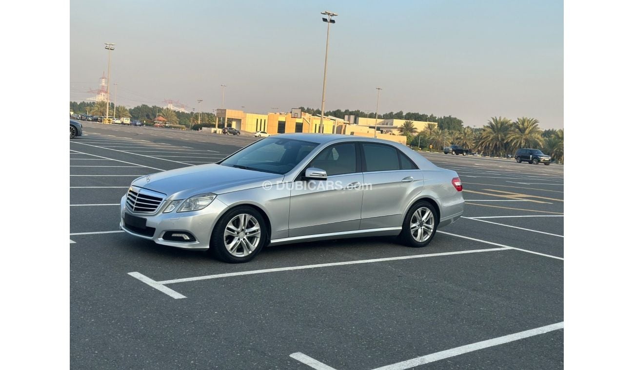 مرسيدس بنز E300 موديل 2010 خليجي حاله ممتازه من الداخل والخارج