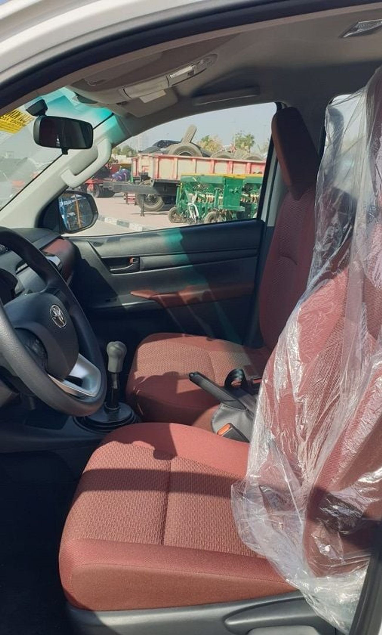 Toyota Hilux 2.4L - 4WD - MT - PW (DIESEL)