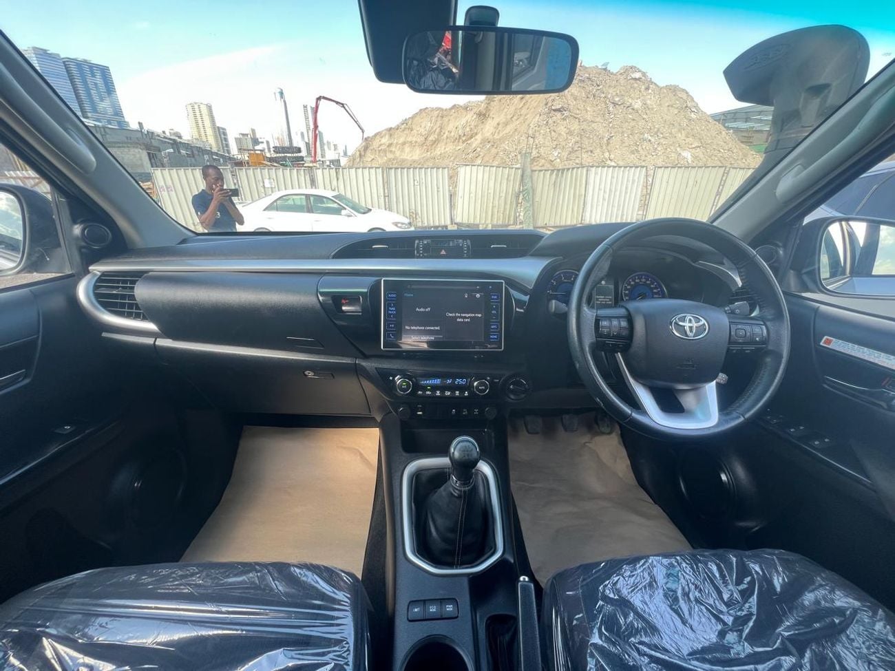 تويوتا هيلوكس TOYOTA HILUX PICKUP DIESEL 2.8 LITER YEAR 2020 SILVER COLOR