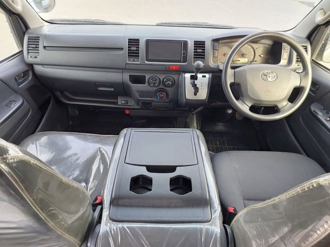 Toyota Hiace (RAMADAN OFFER) TOYOTA HIACE VAN RHD 2014 MODEL 3.0 L DIESEL AUTOMATIC(PM14281)