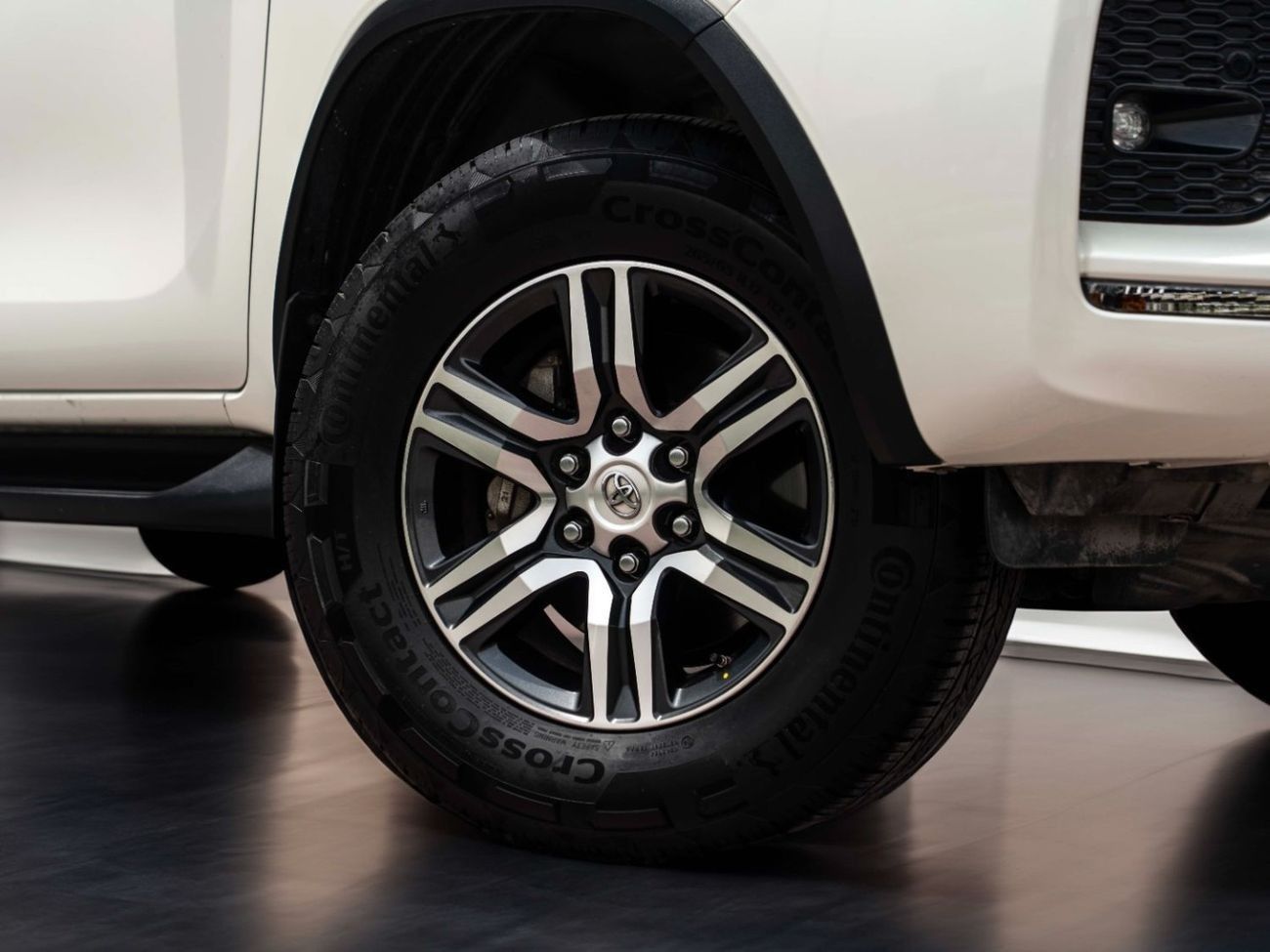 Toyota Fortuner GXR 4.0L (278 HP)